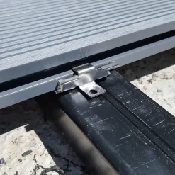 100 clips et vis inox pour lame de terrasse composite alvéolaire Greendeck R