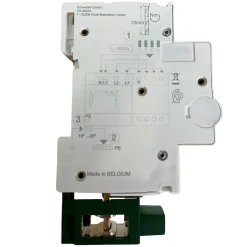 A9l16618 Schneider - Parafoudre Triphasé + Neutre De Type 2 Autoprotégé - 10ka - Report De Signalisation