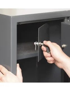 Armoire à fusils Monteria, fermeture électronique à code, 4 pênes, capacité de 5 fusils - THIRARD