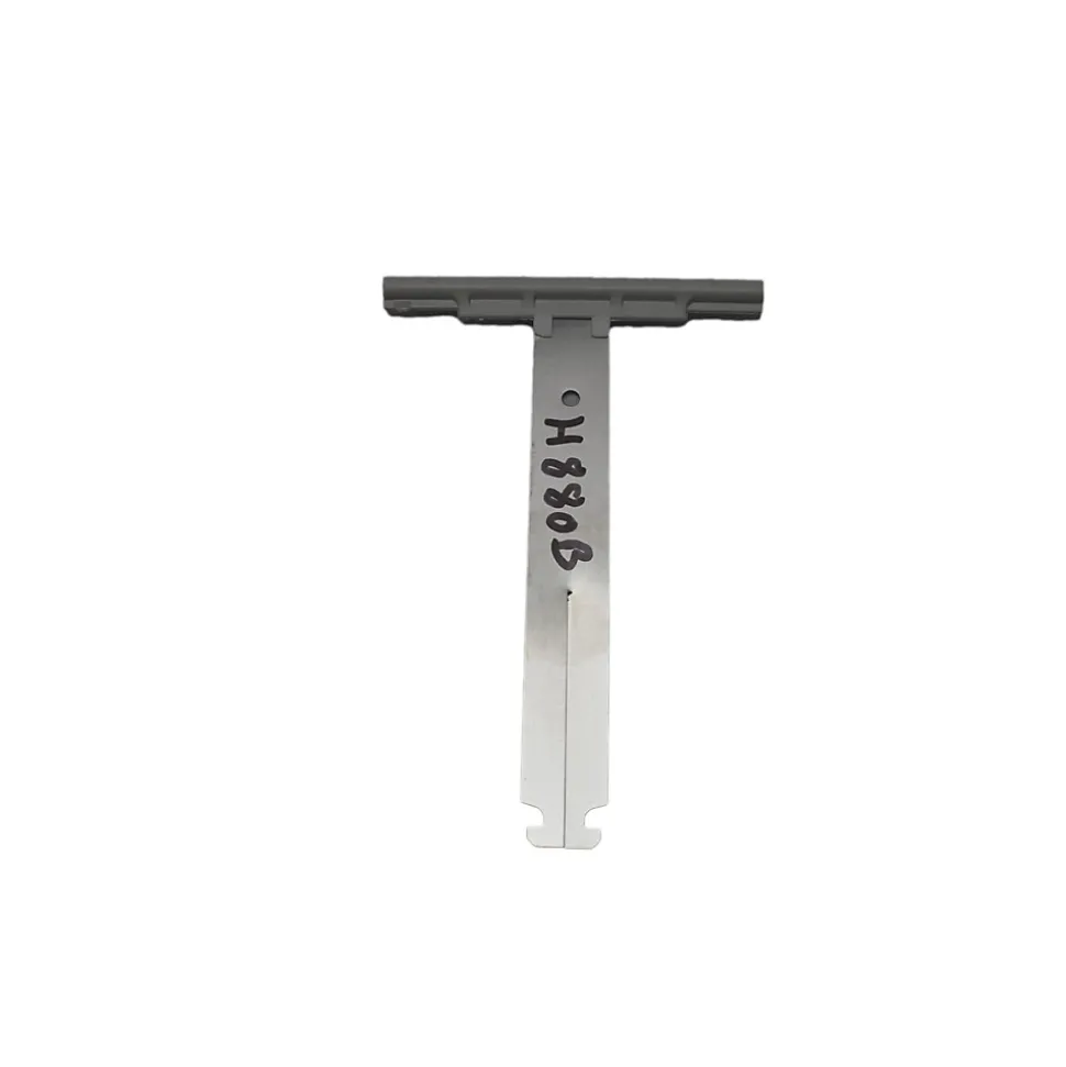 ATTACHE TABLIER A CLIPPER (Lame 8 : LG 142) OCTO
