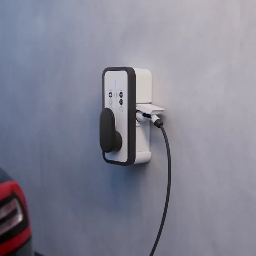 Borne de recharge pour voiture électrique Witty Solar 7 kW avec gestionnaire et compteur PV - HAGER - XEV1K07T2SEMC