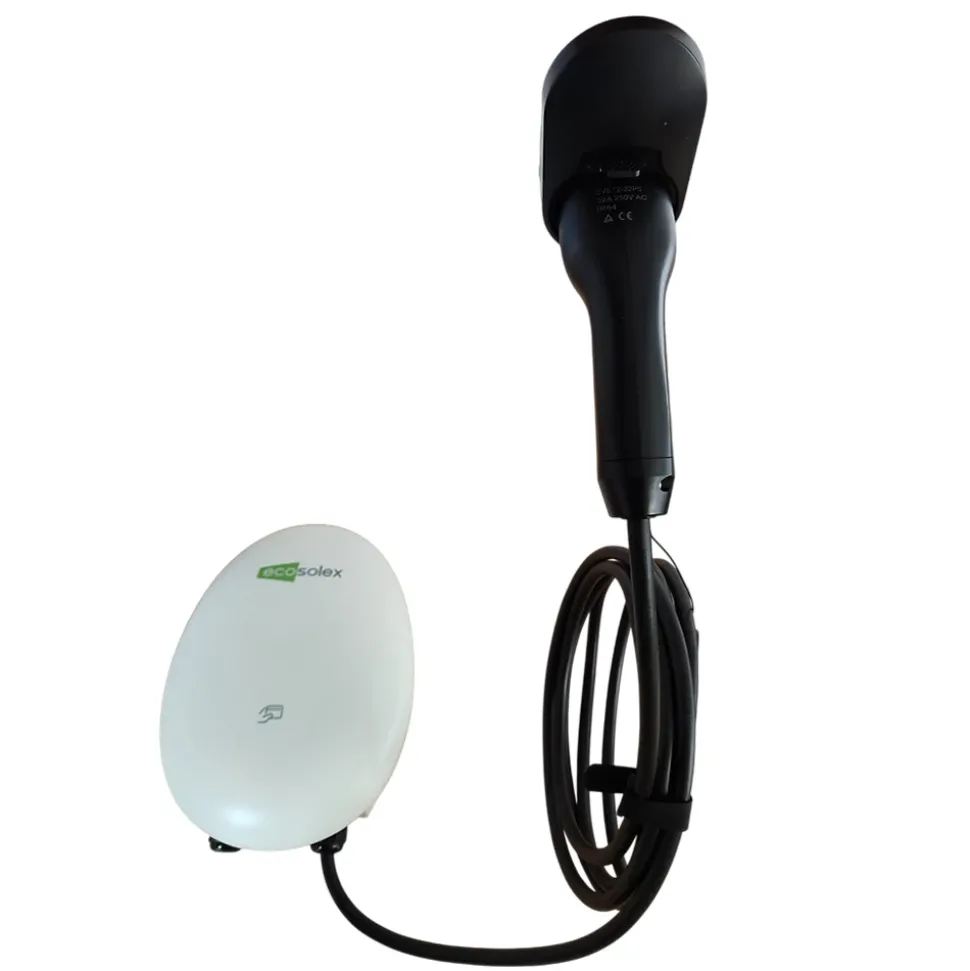 Borne de recharge véhicule électrique 7kW intelligente, compacte et sécurisée, fixation murale ou sur un poteau livré en option