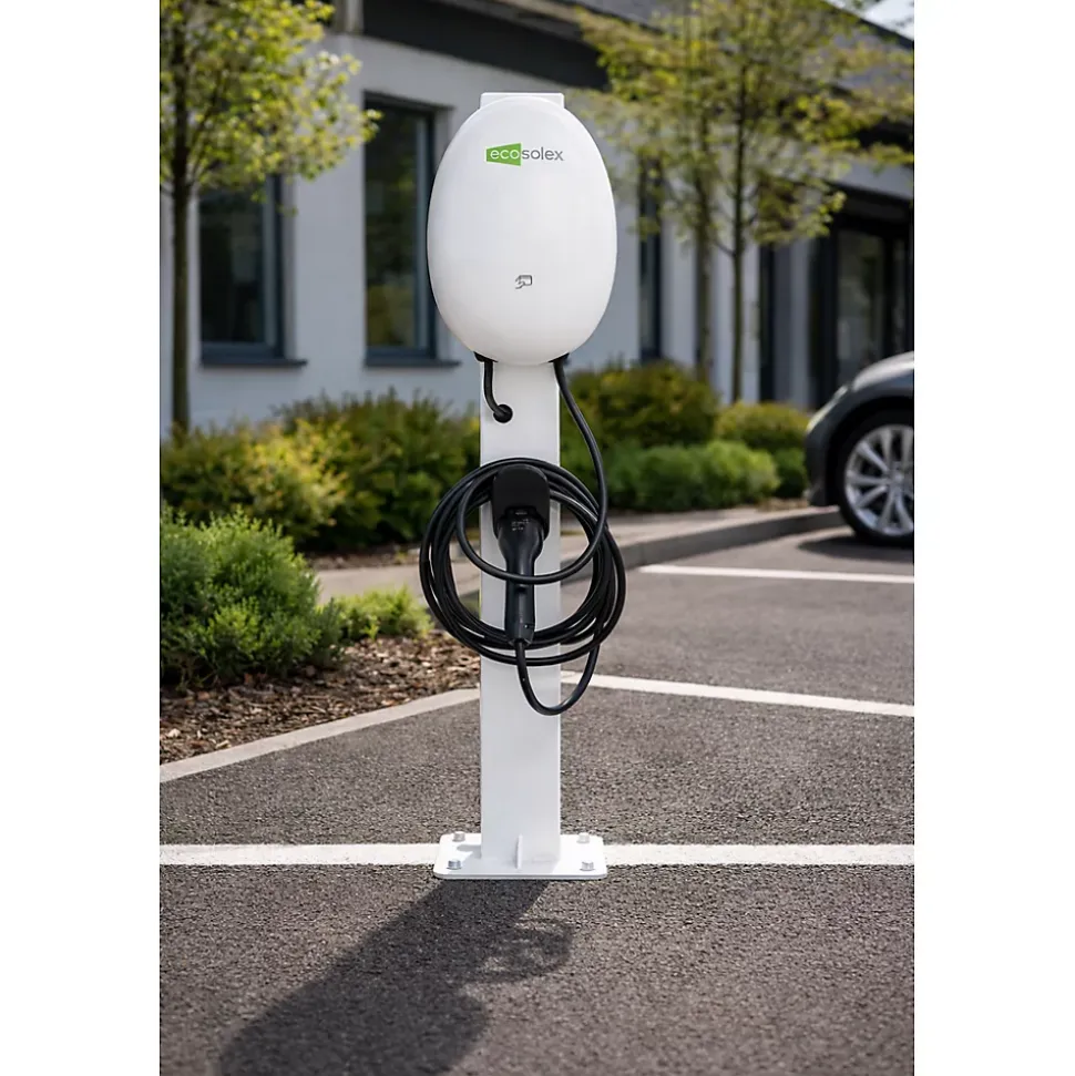 Borne de recharge véhicule électrique 7kW intelligente, compacte et sécurisée, fixation murale ou sur un poteau livré en option