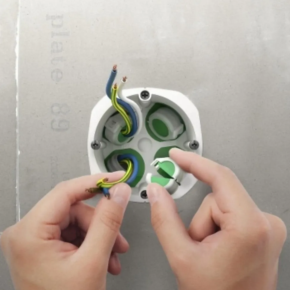 Boîte d'applique DCL + douille E27 - Diam. 67 mm - Profondeur 40 mm - Multifix Air - IMT35027 - Schneider