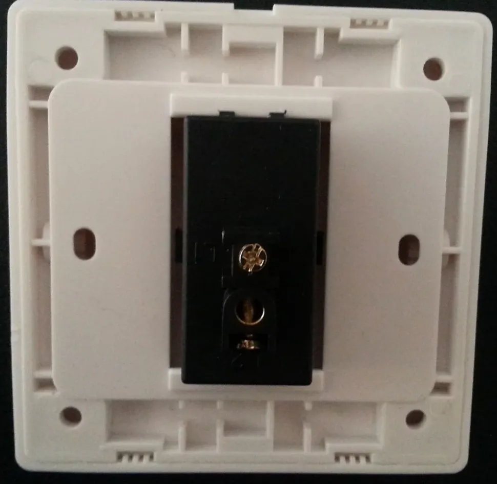 Bouton poussoir "sonnette" se1