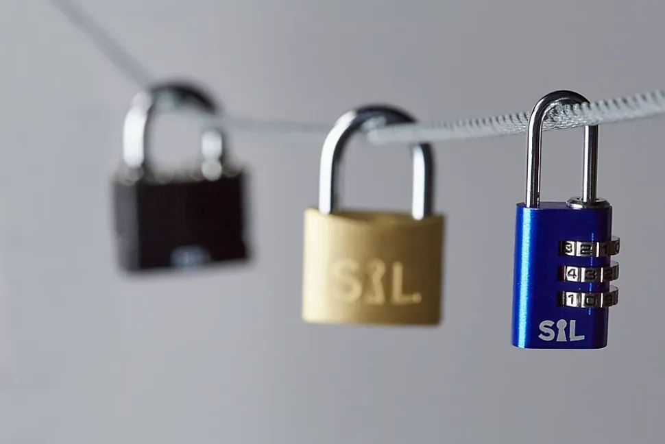 Cadenas à combinaison Smith & Locke en aluminium coloris bleu l.21 mm anse en acier