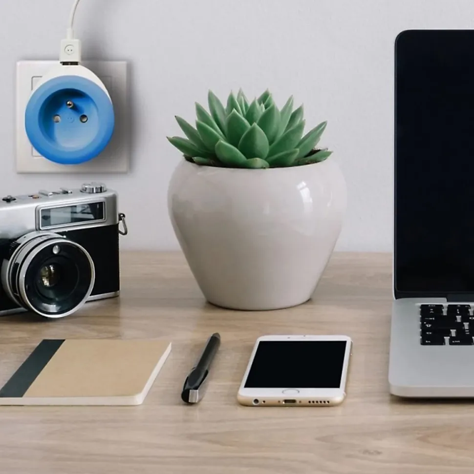 Chargeur prise 16A avec port USB Bewatt turquoise
