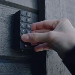 Clavier à code connecté Yale noir compatible serrure connectée