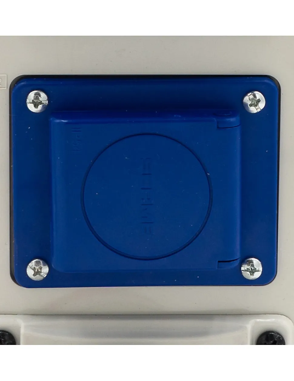 Coffret Triphasé 18/36 Kws Avec Prises