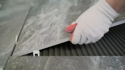 Colle carrelage sol int/ext et mur intérieur gris Volden C2E 5kg