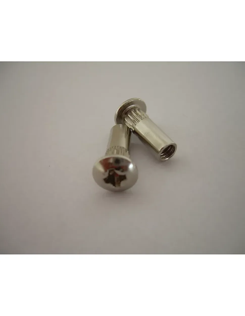 Ecrou Relieur Tête Poelier Pozi M4X9 5X15 Acier nickelé - 1 pièce