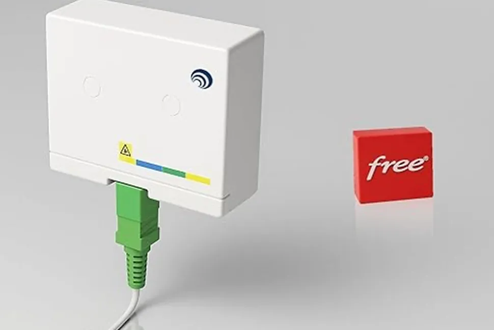 Elfcam - Câble Fibre Optique SC-APC à SC-UPC - 15m (Blanc), Jarretière Optique 9/125um, Compatible Freebox, Livebox