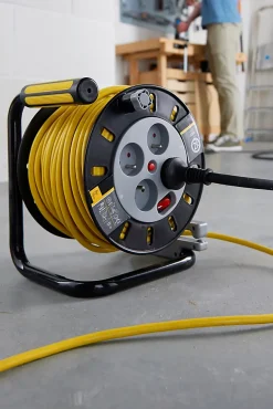 Enrouleur de bricolage Diall HO5VVF 3G1.5mm², 50m