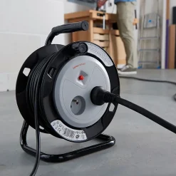 Enrouleur de bricolage H05VVF 3G1mm² 2 prises 15m