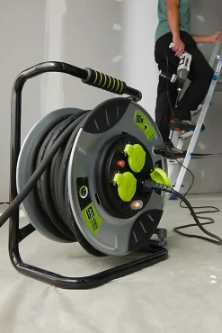 Enrouleur de chantier Diall H07RNF 3G2 5mm² 30m