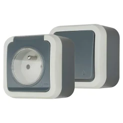 Ensemble 2 prises avec terre monobloc et 1 interrupteur va-et-vient étanche Jacobsen Malinn