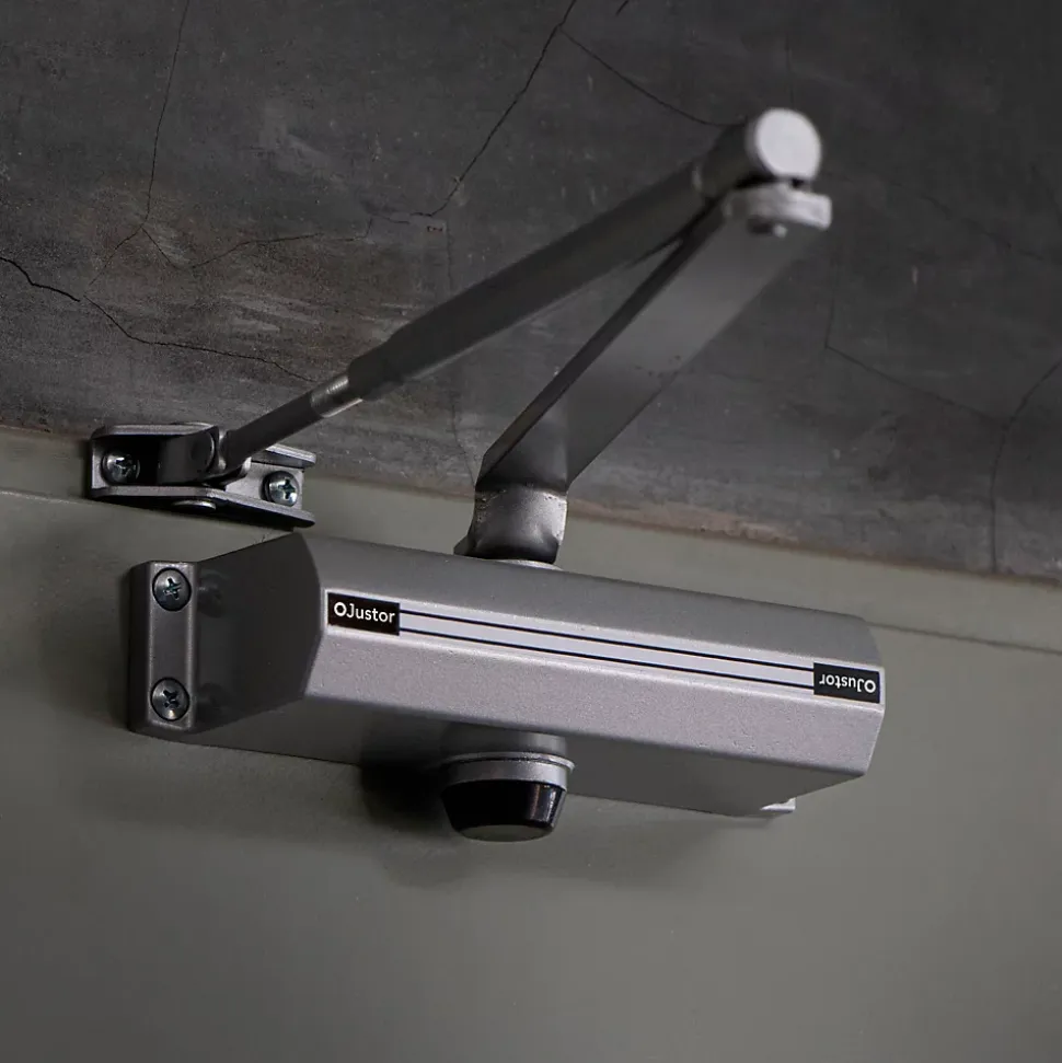 Ferme portes haute performance premium, Force réglable de 4 à 5, corps en Aluminium argent.