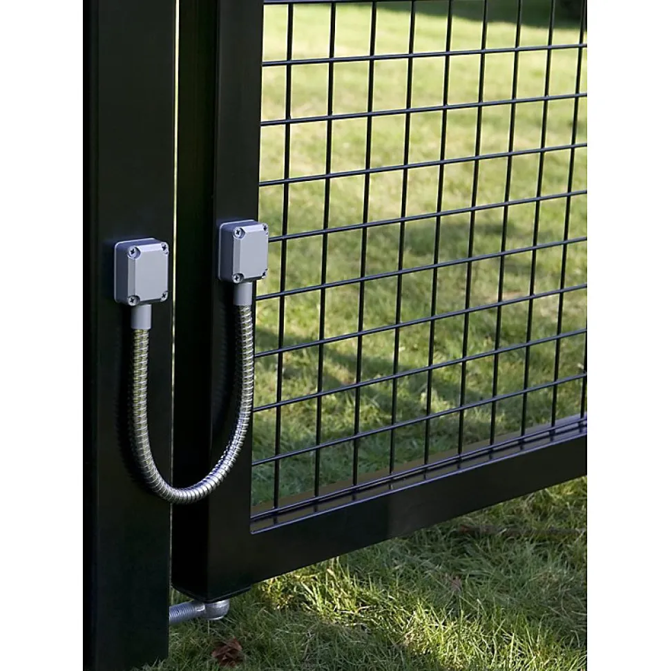 Flexible passe câble de porte ou portillon renforcé