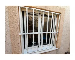 Grille de défense réglable pour fenêtre (largeur et hauteur) de 55x95 cm à 100x165 cm blanche
