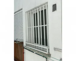 Grille de défense réglable pour fenêtre (largeur et hauteur) de 55x55 cm à 100x100 cm blanche