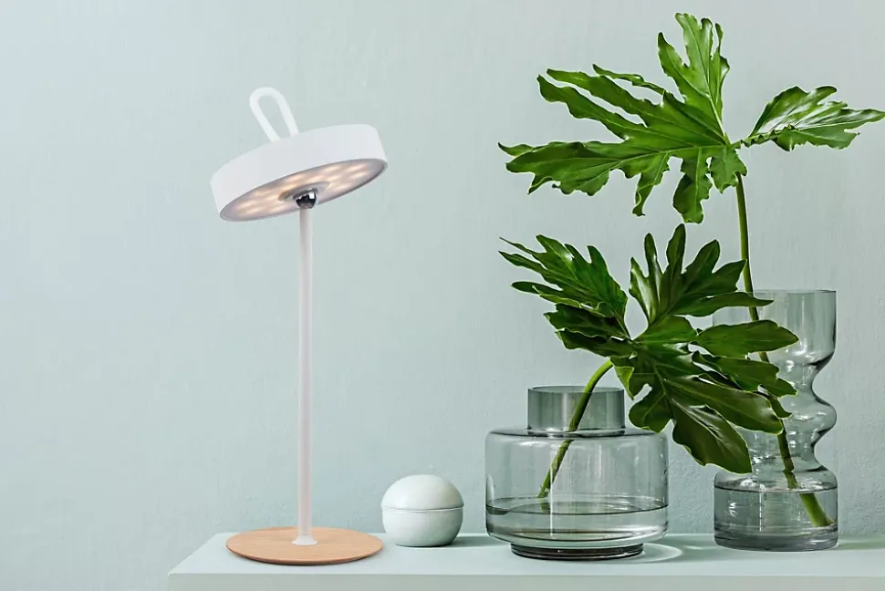 Lampe de table LED à accu magnétique pour l'extérieur et l'intérieur, en métal et plastique blanc, hauteur 36 cm