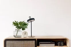 Lampe de table LED à accu magnétique pour l'extérieur et l'intérieur, en métal et plastique noir, hauteur 36 cm
