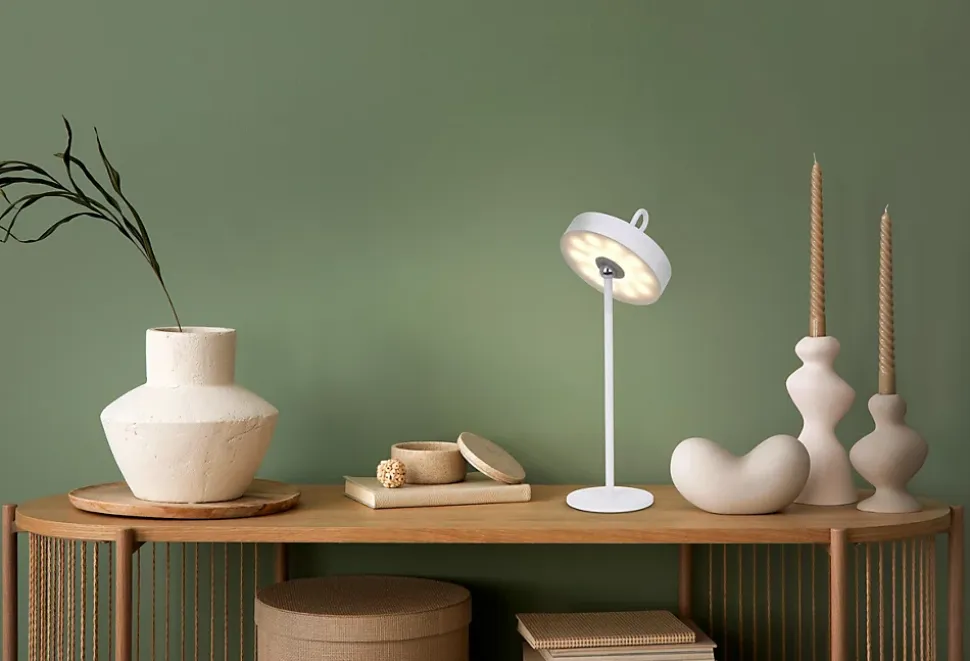 Lampe de table LED rechargeable magnétique 'ELLA' pour l'extérieur et l'intérieur, en métal et plastique blanc , hauteur 35 cm