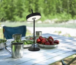 Lampe de table LED rechargeable magnétique 'ELLA' pour l'extérieur et l'intérieur, en métal et plastique noir, hauteur 35 cm