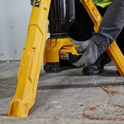 Lampe LED 18V trépied XR (sans batterie ni chargeur) en boite carton - DEWALT - DCL079-XJ