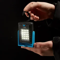 Lampe torche LED 2 fonctions Diall 220 lumens bleu