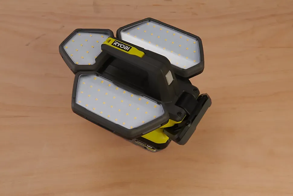 Lampe torche led Ryobi R18L360 3500lm 360W