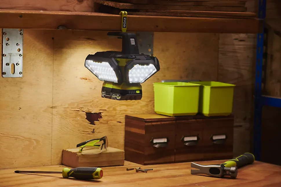 Lampe torche led Ryobi R18L360 3500lm 360W
