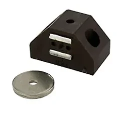 Loqueteau d'angle 6 kg entraxe 24 Marron