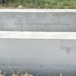 Lot 10 Bouchon d'étanchéité hydro-expansible pour tubes muraux. Se dilate avec eau, obturant trous dans murs après le décoffrage