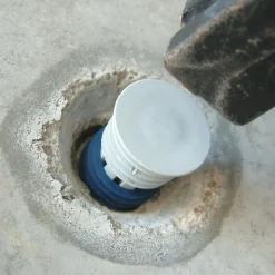 Lot 10 Bouchon d'étanchéité hydro-expansible pour tubes muraux. Se dilate avec eau, obturant trous dans murs après le décoffrage