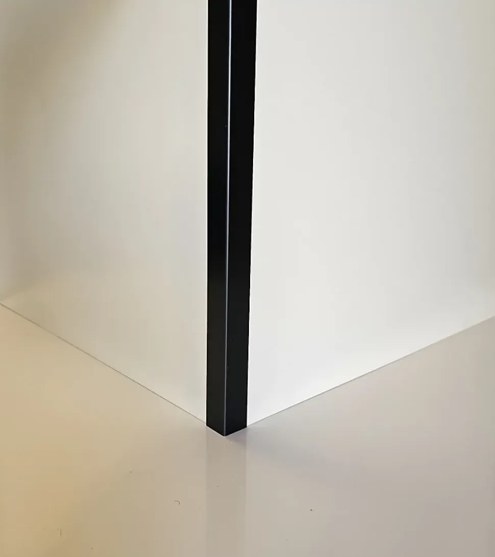 Lot 5 Cornières d'angle RAL 9005 Sat Noir - épaisseur 1mm - Long 150 cm (4 cm x 4,5 cm )