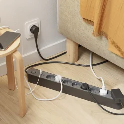 Multiprise 8 prises + 2 USB Jacobsen 1.5 m noir