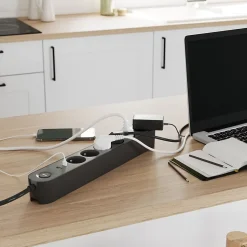 Multiprise 6 prises + 2 USB Jacobsen 1.5 m noire