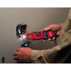 Pince Multimétrique Milwaukee 220540 - Outil Électrique Sécurisé et Pratique