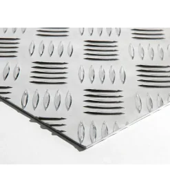 Plaque Aluminium Strié, ép. 2/3mm, Hauteur 75cm x Largeur 140cm