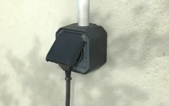 Prise 2 pôles avec terre complet saillie Legrand Plexo anthracite