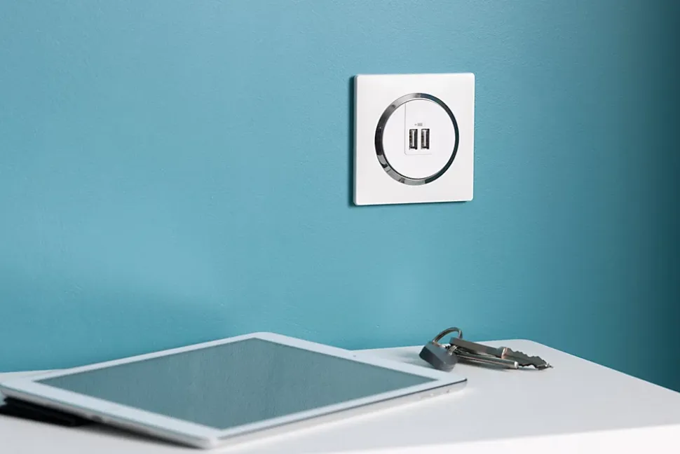 Prise double USB-A Legrand Dooxie blanc carrée