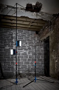 Projecteur de chantier double sur pied à LED filaire Erbauer Lewo 1600 lumens (20W)