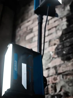 Projecteur de chantier double sur pied Erbauer 2000 lumens
