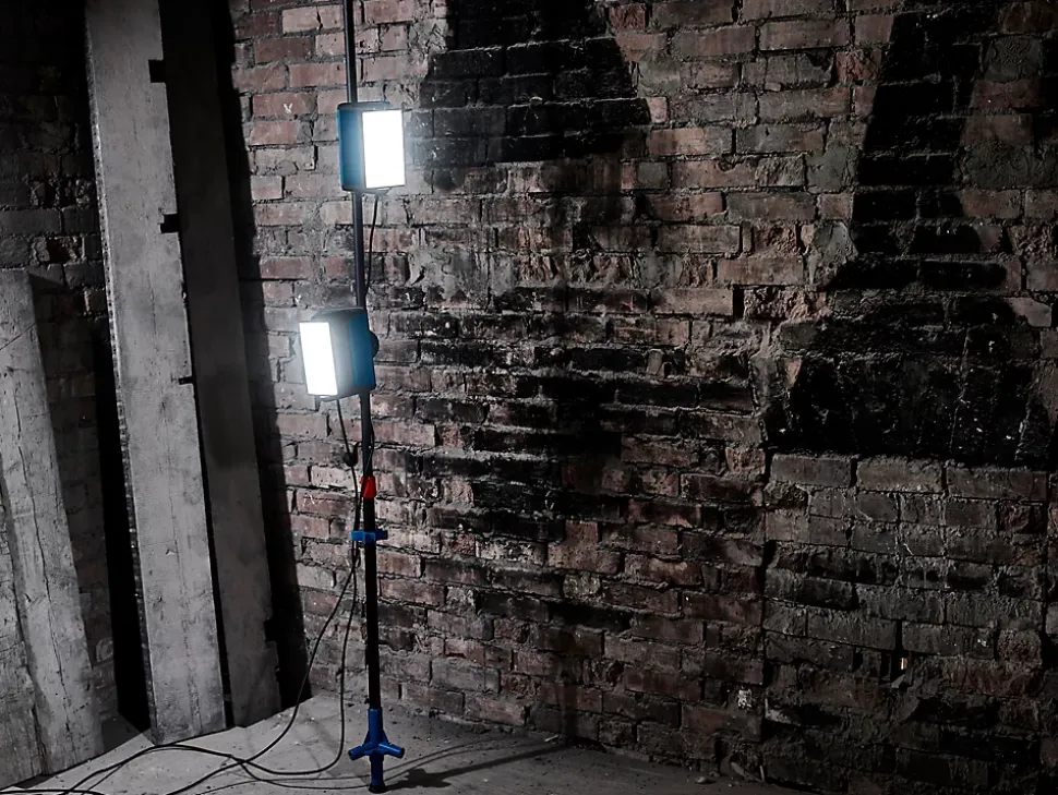 Projecteur de chantier double sur pied Erbauer 2000 lumens