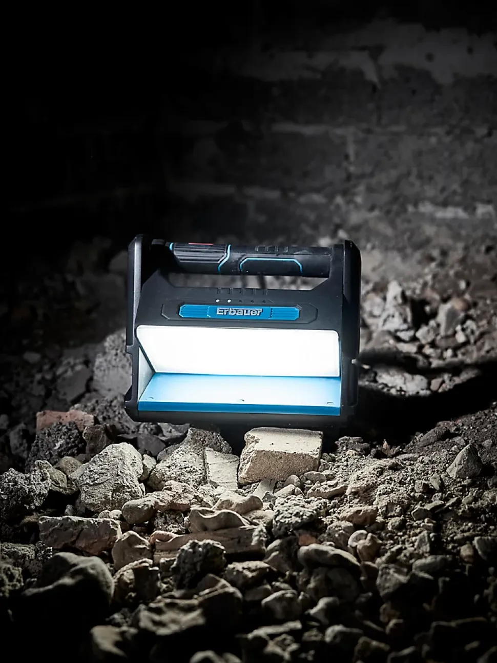 Projecteur de chantier Erbauer sur batterie 1000 lumens