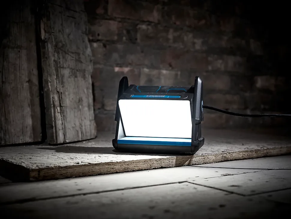 Projecteur de chantier Erbauer 2000 lumens