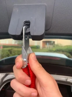 Sangle de sécurité pour coffre de voiture