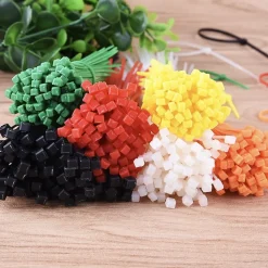 Serre-câbles de couleur en nylon, différentes tailles - 500 pièces assorties