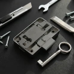 Serrure en applique l. 42 mm x H. 55 mm x EP. 9 mm